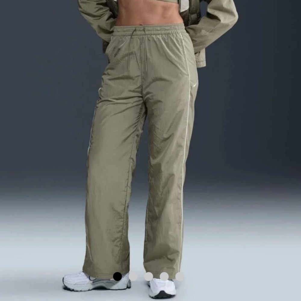Nike Women’s Nike windrunner trackpant trousers in khaki taupe Size Small - Picture 15 of 15